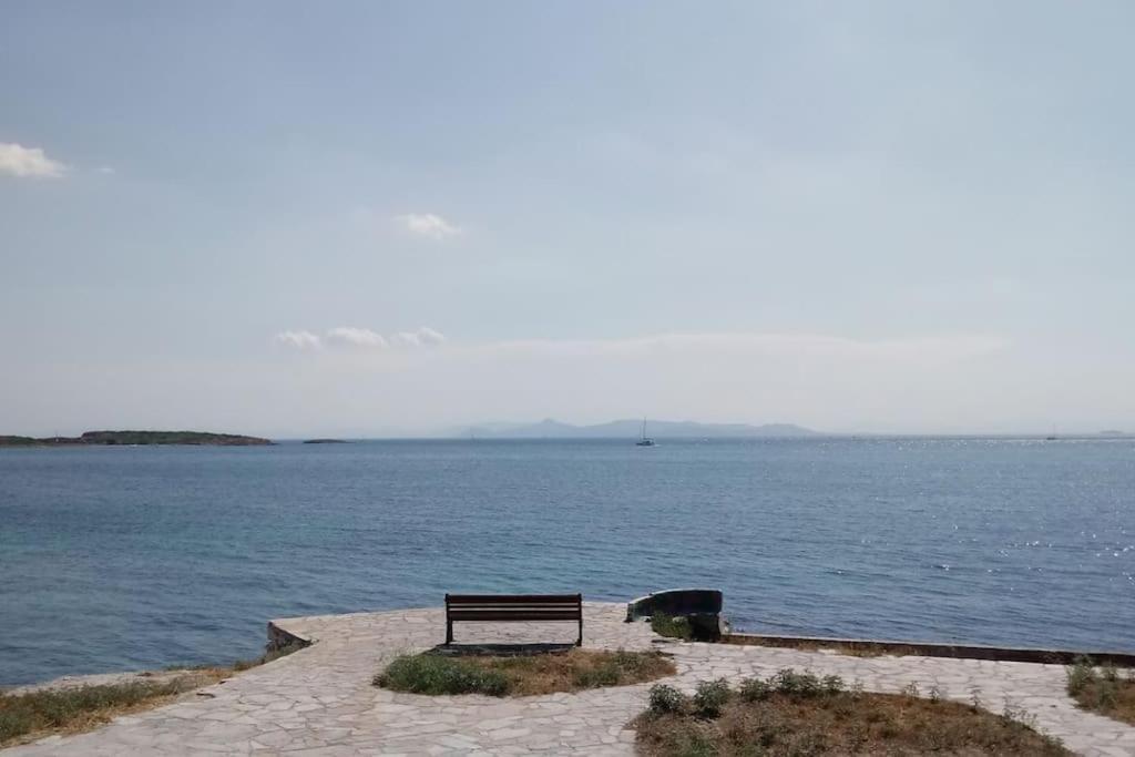 Lovely 1-Bedroom 2 Minutes From Beach Αθήνα Εξωτερικό φωτογραφία