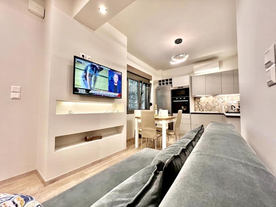 Lovely 1-Bedroom 2 Minutes From Beach Αθήνα Εξωτερικό φωτογραφία
